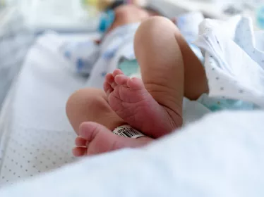 Bénéfices d’une initiation précoce du traitement antirétroviral chez les nourrissons infectés par le VIH