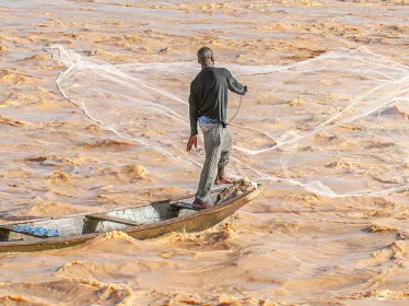 Photographie illustrative, pêcheur sur le fleuve Niger