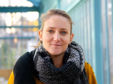 Sarah Dellière : de l’hosto au labo, une scientifique sans frontière  