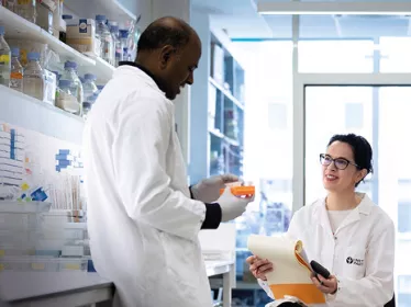 Photographie de laboratoire à l'Institut Pasteur