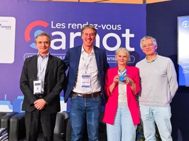 De gauche à droite : Thierry Braine-Bonnaire, Directeur du Carnot Climadapt, Vincent Poher, CEO de la startup Biocellis, Sophie Goyard et Thierry Rose, chercheurs à lInstitut Pasteur