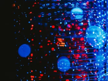 Guirlande de lumières bleues et rouges
