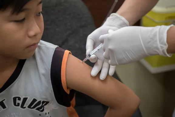 Vaccination au centre antirabique de l'Institut Pasteur du Cambodge.